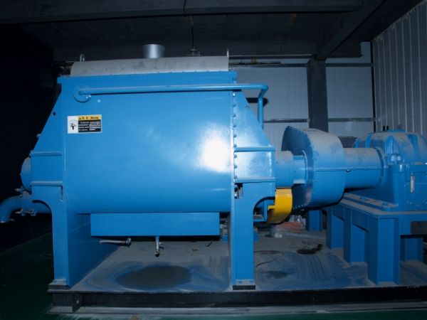 Kneader for seismic isolator production